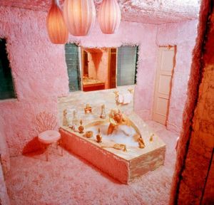 Jayne Mansfield in the pink carpeted bathroom in The Pink Palace Los Angeles 1960